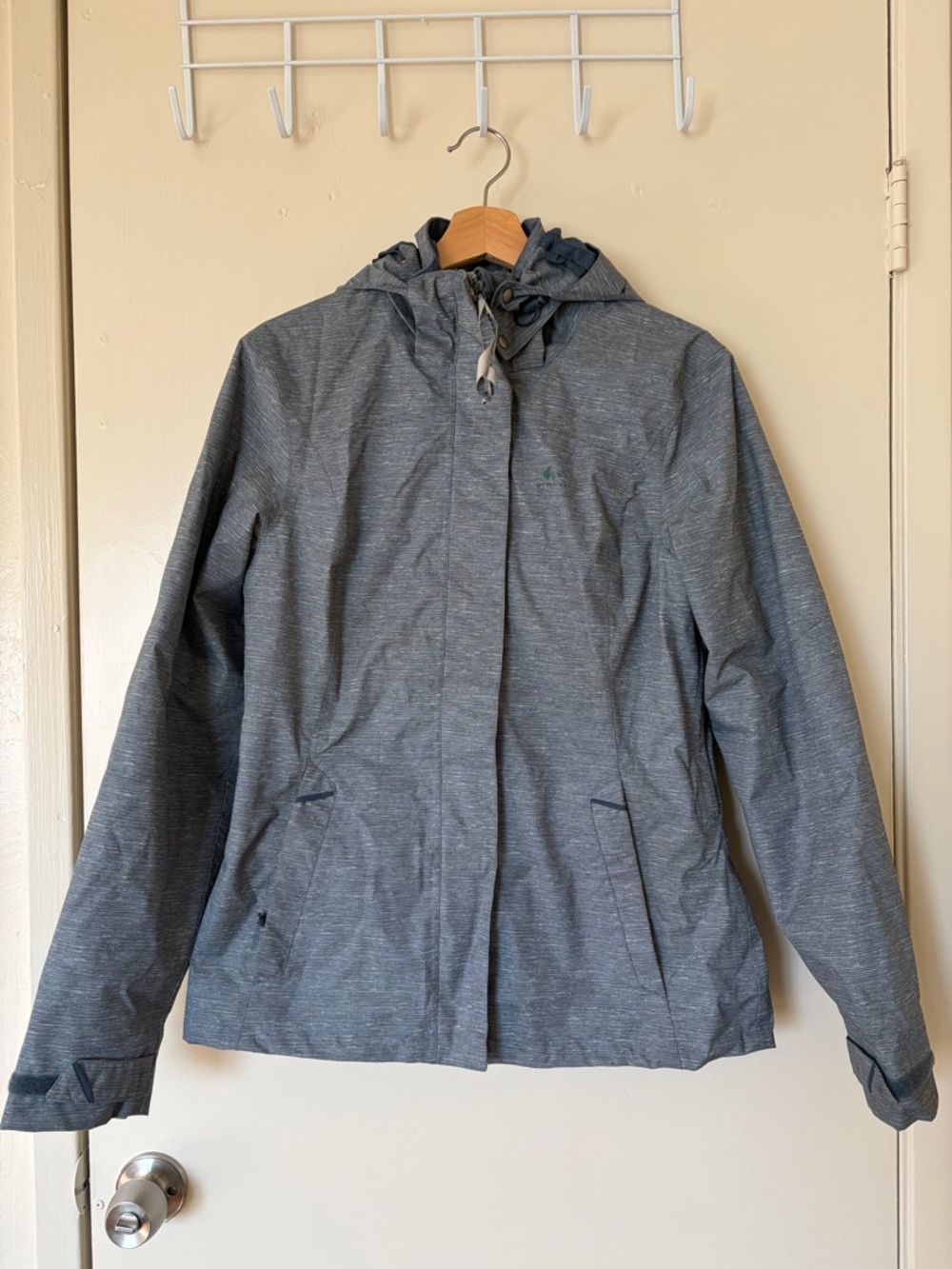 Quechua Women's Hooded Ski Jacket in Heather Gray